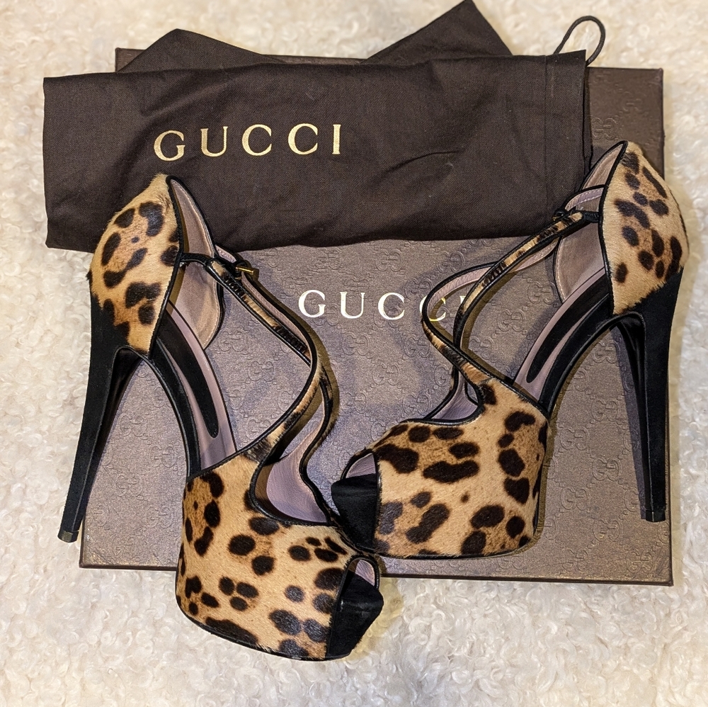 Gucci animal print pony/suede heels